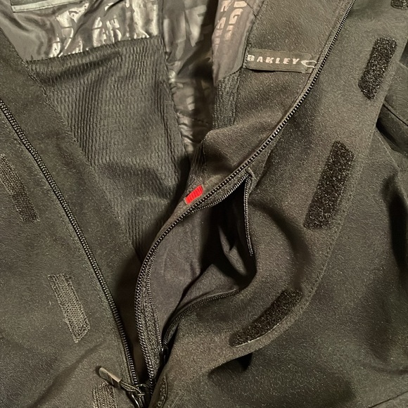 Oakley Pro Rider Series Anorak Women’s snowboard jacket M Black - Picture 8 of 9